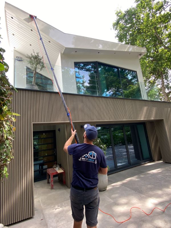 gutter cleaning bournemouth with vacuum pole